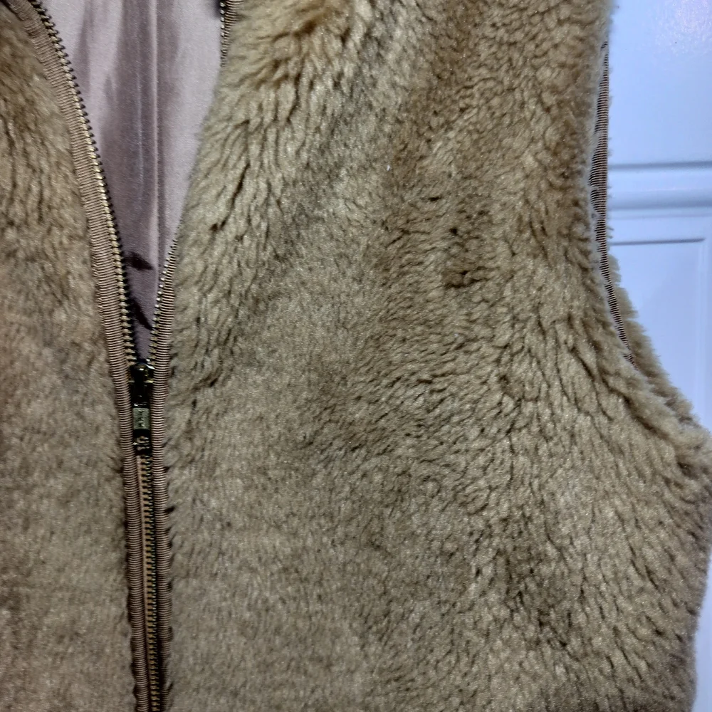 J.Crew Plush Fleece Sherpa Excursion Vest Teddy Faux Fur Camel Brown XS - Picture 5 of 11